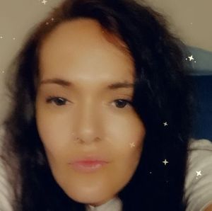 Meet your Posher, Crystal